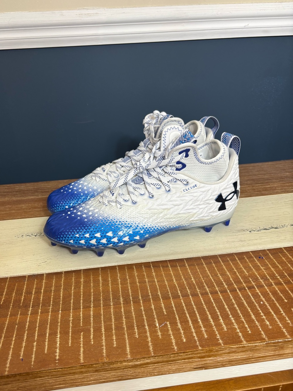 NEW!! Under Armour Men’s Spotlight Clone Football Cleats - Blue & White, Size 9